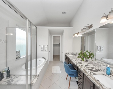 24003 Cannon Anello Court - Photo Thumbnail 16