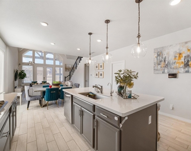 1811 Smithers Landing Drive - Photo Thumbnail 9