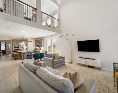 1811 Smithers Landing Drive - Photo Thumbnail 6
