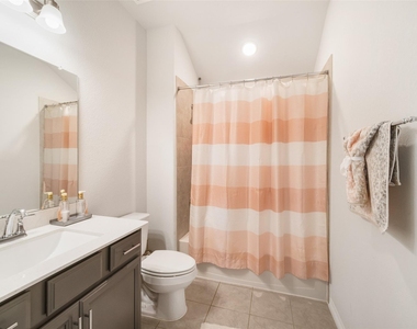 1811 Smithers Landing Drive - Photo Thumbnail 28