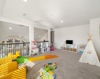 1811 Smithers Landing Drive - Photo Thumbnail 23