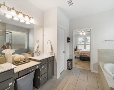 1811 Smithers Landing Drive - Photo Thumbnail 20
