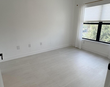 6431 Borasco Drive - Photo Thumbnail 3