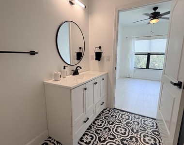 6431 Borasco Drive - Photo Thumbnail 8