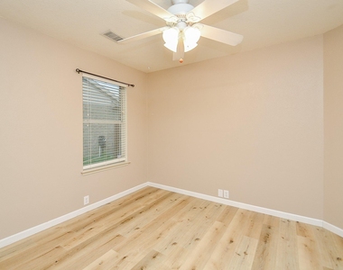 4818 King Hallow Lane - Photo Thumbnail 24