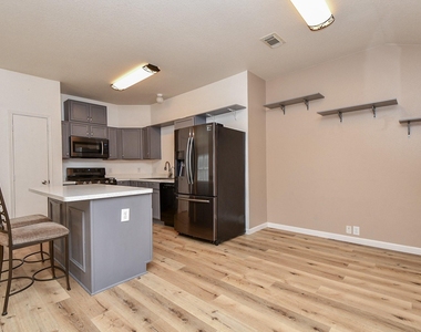 4818 King Hallow Lane - Photo Thumbnail 14