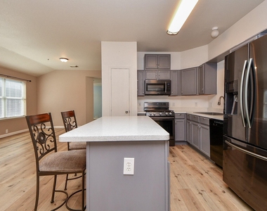 4818 King Hallow Lane - Photo Thumbnail 11
