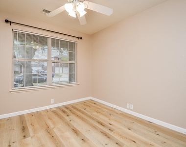 4818 King Hallow Lane - Photo Thumbnail 23