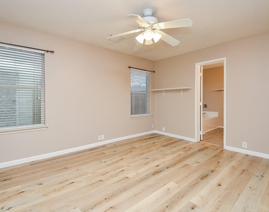 4818 King Hallow Lane - Photo Thumbnail 18