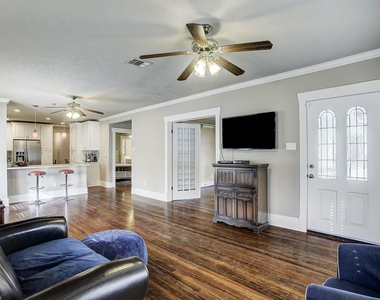 801 Le Green Street - Photo Thumbnail 1