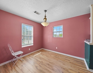 1704 Pannell Street - Photo Thumbnail 2