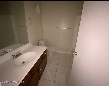 2100 Forest Knoll Drive Ne - Photo Thumbnail 6