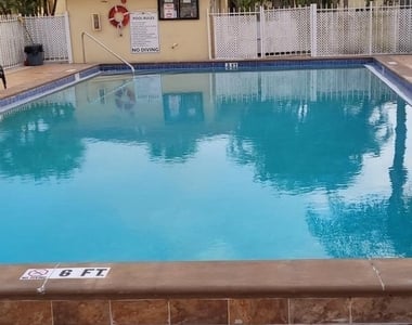 2100 Forest Knoll Drive Ne - Photo Thumbnail 10