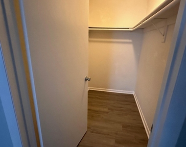 2100 Forest Knoll Drive Ne - Photo Thumbnail 4