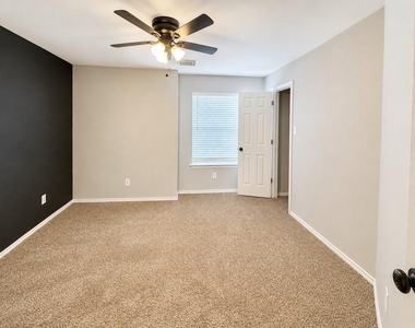 134 N Camellia Grove Circle - Photo Thumbnail 17