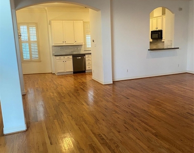 1421 Bremond Street - Photo Thumbnail 7