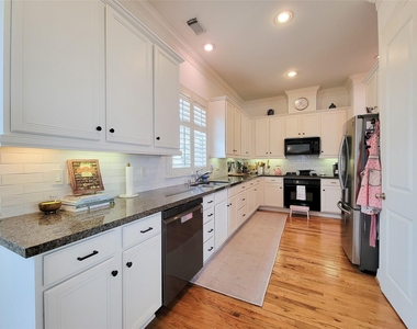 1421 Bremond Street - Photo Thumbnail 10