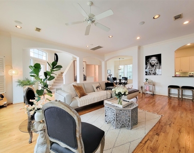 1421 Bremond Street - Photo Thumbnail 8