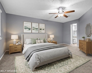13915 Old Village Lane - Photo Thumbnail 8