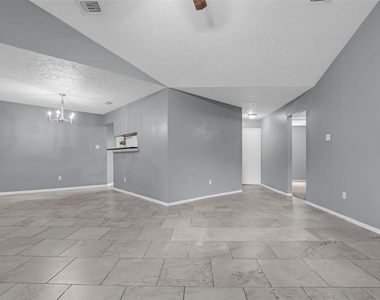 13915 Old Village Lane - Photo Thumbnail 6