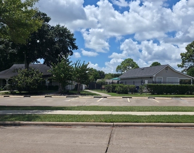 13915 Old Village Lane - Photo Thumbnail 18