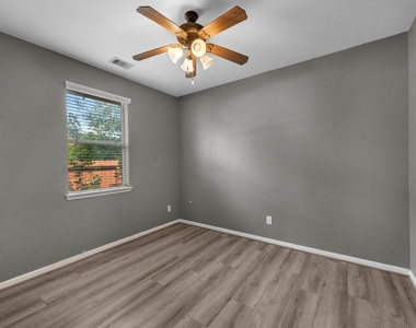 1922 Vale Haven Drive - Photo Thumbnail 11