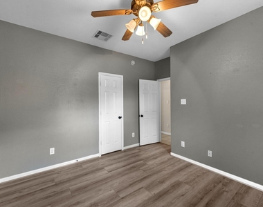 1922 Vale Haven Drive - Photo Thumbnail 12