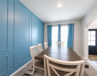 377 Selah Court - Photo Thumbnail 14