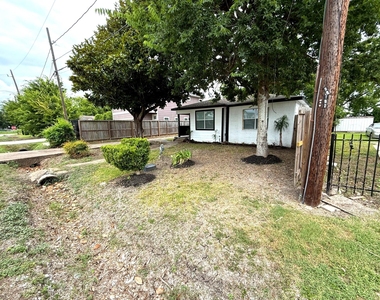 8517 Rubin Street - Photo Thumbnail 1