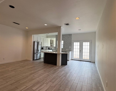 12625 Memorial Drive - Photo Thumbnail 10