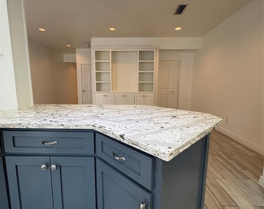 12625 Memorial Drive - Photo Thumbnail 14