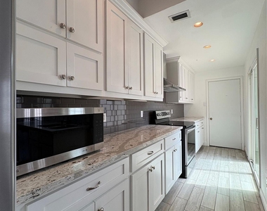 12625 Memorial Drive - Photo Thumbnail 16
