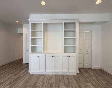 12625 Memorial Drive - Photo Thumbnail 9