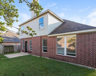 9510 Wakefield Village Drive - Photo Thumbnail 14