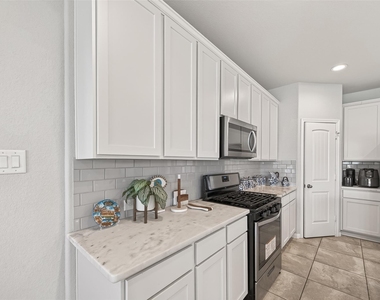 3723 Lake Varano Circle - Photo Thumbnail 13