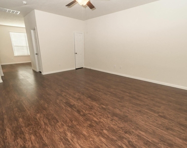 65 Santa Barbara Drive - Photo Thumbnail 4