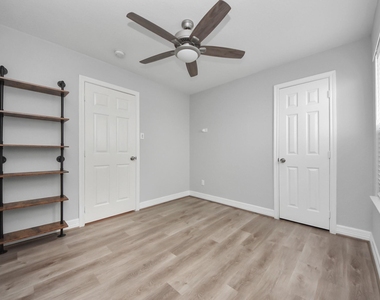 821 E 36th Street - Photo Thumbnail 31