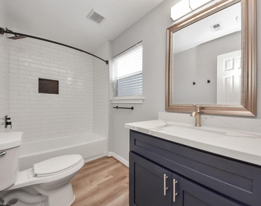 821 E 36th Street - Photo Thumbnail 36
