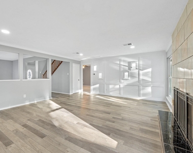 1363 Westgreen Boulevard - Photo Thumbnail 12