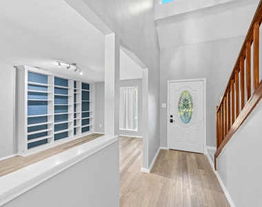 1363 Westgreen Boulevard - Photo Thumbnail 3