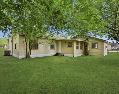 1109 E Walker Street - Photo Thumbnail 39
