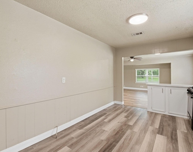1109 E Walker Street - Photo Thumbnail 18