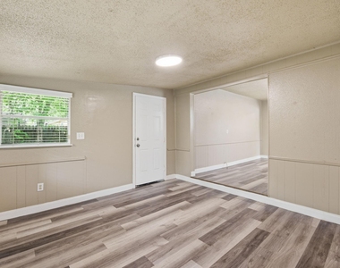1109 E Walker Street - Photo Thumbnail 20