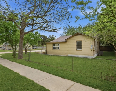 1109 E Walker Street - Photo Thumbnail 37