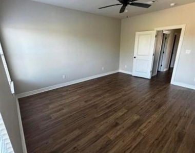 5100 Westgate Lane - Photo Thumbnail 12