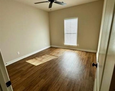 5100 Westgate Lane - Photo Thumbnail 11