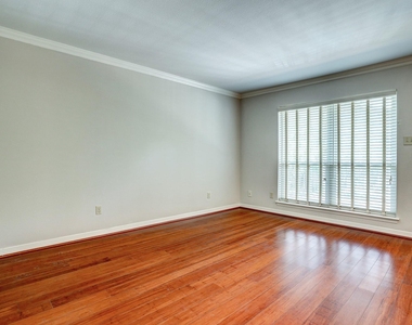 611 Hawthorne Street - Photo Thumbnail 9