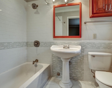 611 Hawthorne Street - Photo Thumbnail 2