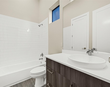 2317 Eagle Street - Photo Thumbnail 8