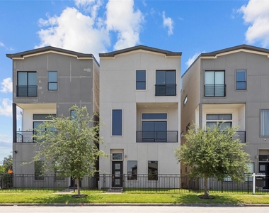 2317 Eagle Street - Photo Thumbnail 1